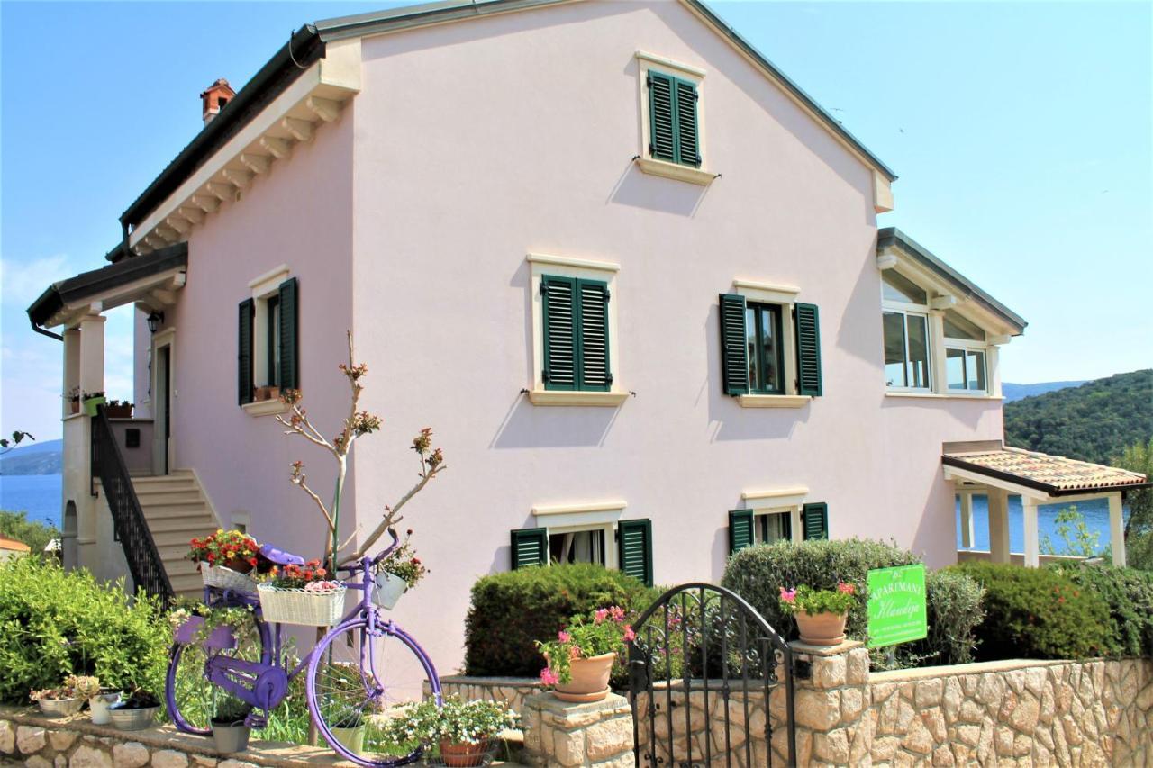Apartmani Klaudija Valun Exterior photo