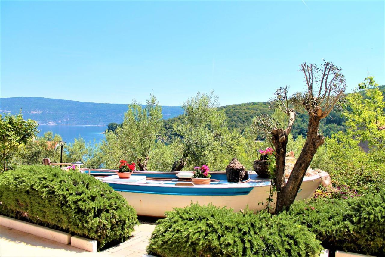 Apartmani Klaudija Valun Exterior photo