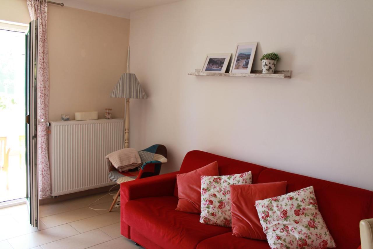 Apartmani Klaudija Valun Exterior photo